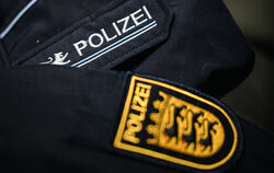 Amtsanmaßung in drei Fällen: Ein Eninger hat sich als falscher Polizist ausgegeben.